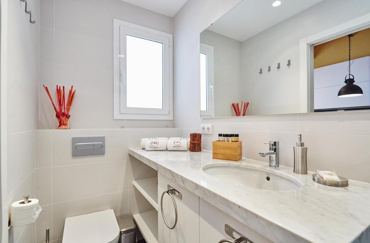 Lovely & Bright Bogatell Beach Apartment 바르셀로나 외부 사진